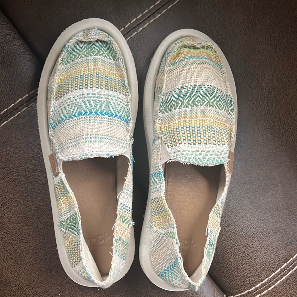 NWT perfect slip on Sanuk never worn
